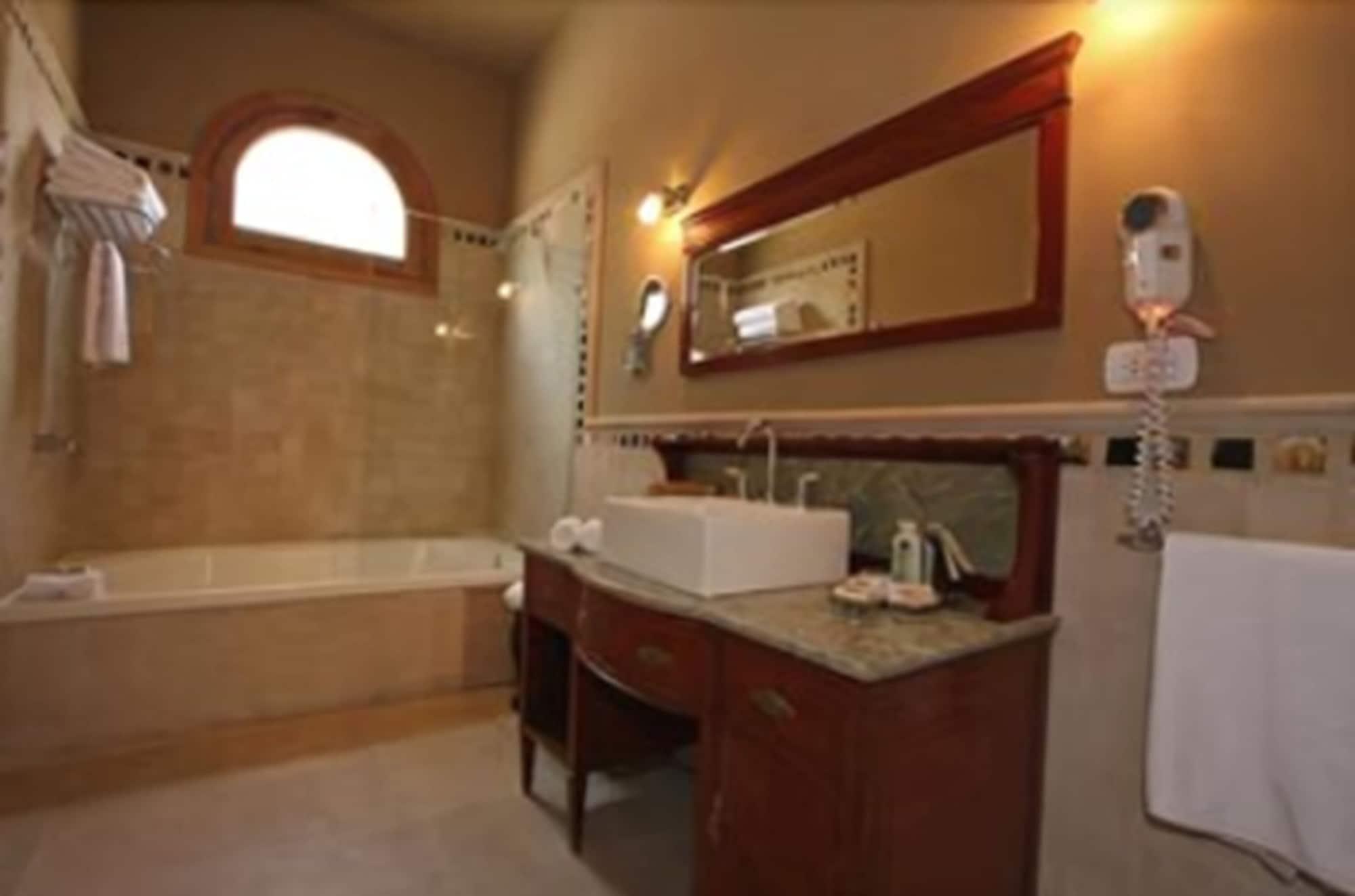 Kkala Boutique Hotel Salta Bagian luar foto